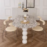 sola Dining table